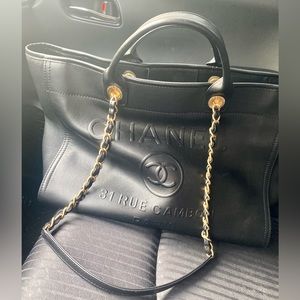 CHANEL DEAUVILLE BLACK LEATHER